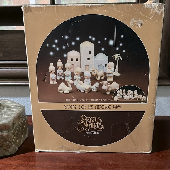 ⭐️Precious Moments 11 piece Nativity Set ⭐️ “Come let us adore him” E-2395 - Picture 3 of 11